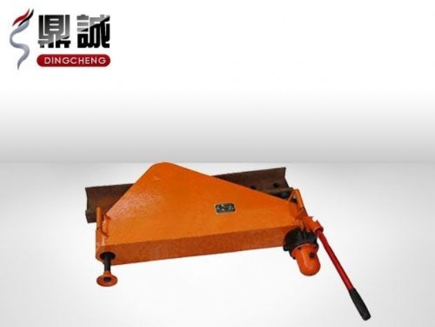 點擊查看詳細信息<br>標(biāo)題：垂直液壓彎軌機 閱讀次數(shù)：4681