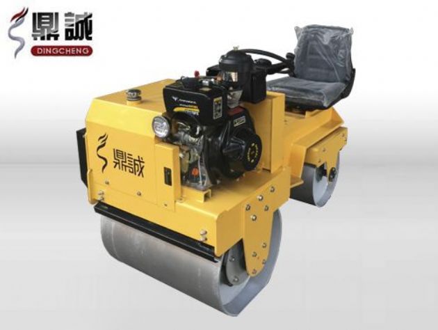 點(diǎn)擊查看詳細(xì)信息<br>標(biāo)題：DC850C座駕式壓路機(jī) 閱讀次數(shù)：15809